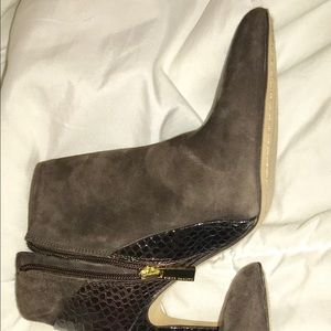 Size 5 Vince Camuto Brown Booties.